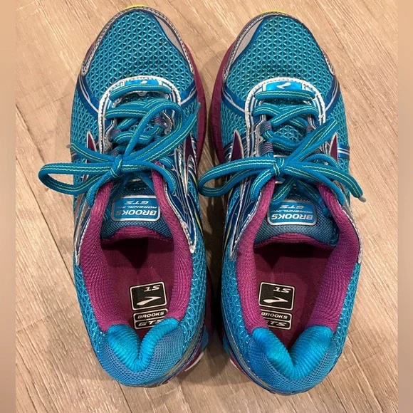 Brooks Blue and Pink Adrenaline GTS Athletic Running Shoes 9 - Picture 5 of 16